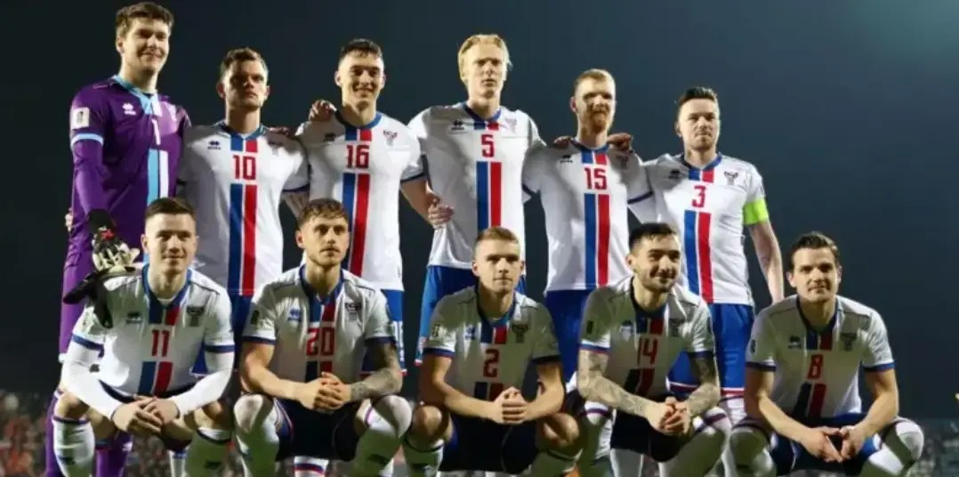 一群木工、电工、教师和卖披萨的，依然在向着世界杯冲锋